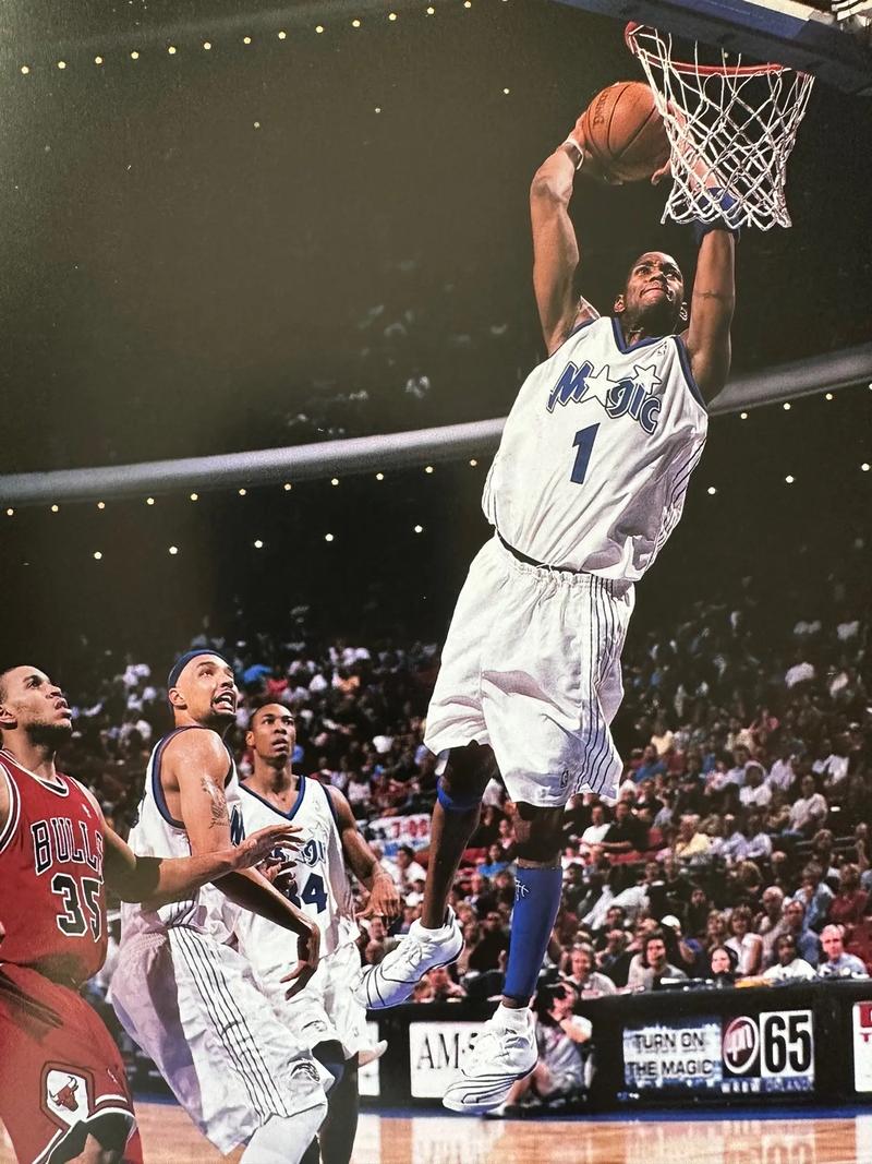 世体：近三千英格兰球迷做客，皇马vs曼城安排1700名安保（世体：皇马vs曼城将迎约3000英格兰客迷，现场部署1700名安保人员）