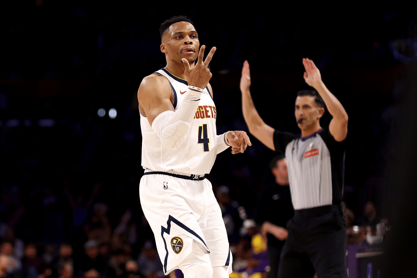 一个决定改变走势（一次抉择，改写走势）