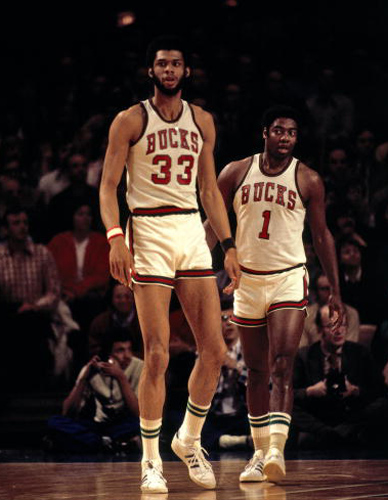 22／23赛季以来顶级前锋越位数：哈兰德仅18次，C罗143次（22／23至今顶级前锋越位对比：哈兰德18次，C罗143次）