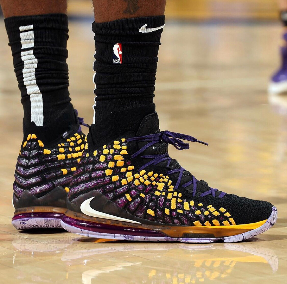 半场战报：山东2-0津门虎，卡扎伊什维利破门，泽卡建功（半场速递：山东2-0领先津门虎，卡扎伊什维利、泽卡各建一功）