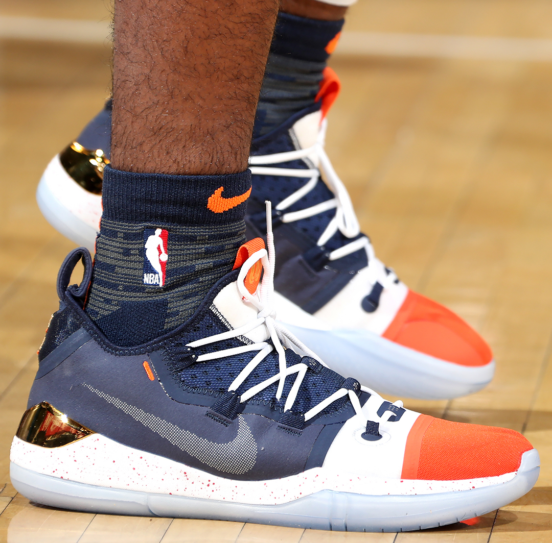 记者：若圣地亚哥不离队，米兰冬窗不能引进新前锋（记者：圣地亚哥若留队，米兰冬窗无法签下新前锋）