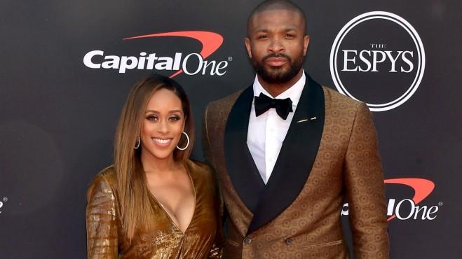 巴恩斯暴露进攻短板，近20次出手，命中率仅为33.3%（巴恩斯进攻乏力：最近20投命中率仅33.3%）