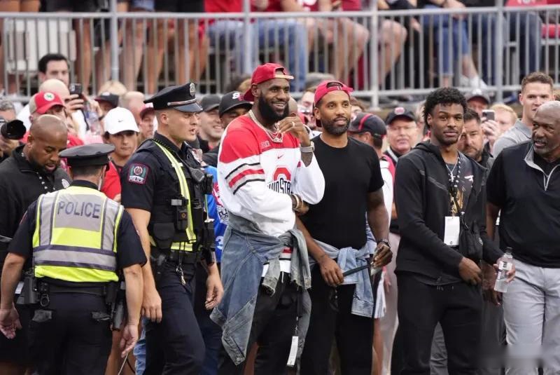 魔术伤病更新：萨格斯与达席尔瓦将缺席与勇士一战（魔术队伤情通报：萨格斯、达席尔瓦无缘对阵勇士）