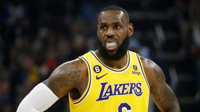 实地考察！世体：巴塞罗那市长赴诺坎普现场观看巴萨vs毕包（世体：巴塞罗那市长亲临诺坎普观战巴萨对阵毕尔巴鄂）