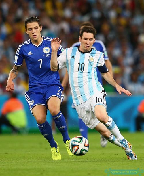 卡斯尔单场送出12次助攻，打破NBA杯决赛助攻纪录（卡斯尔单场贡献12记助攻，刷新NBA季中锦标赛决赛助攻纪录）