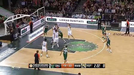 VAR音频曝光！巴萨点球判罚引争议，手球判罚背后有何真相？（VAR通话曝光：巴萨点球惹争议，手球判定的真相是什么？）