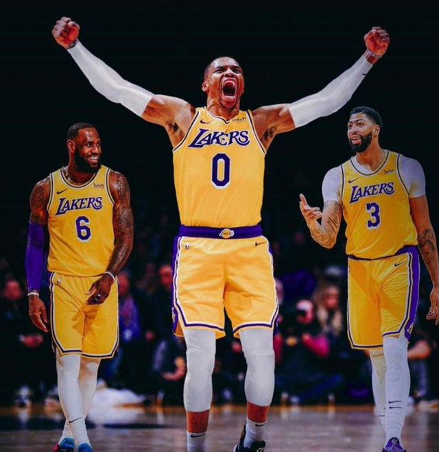 他命中了全场最关键的投篮（他命中了制胜一投）