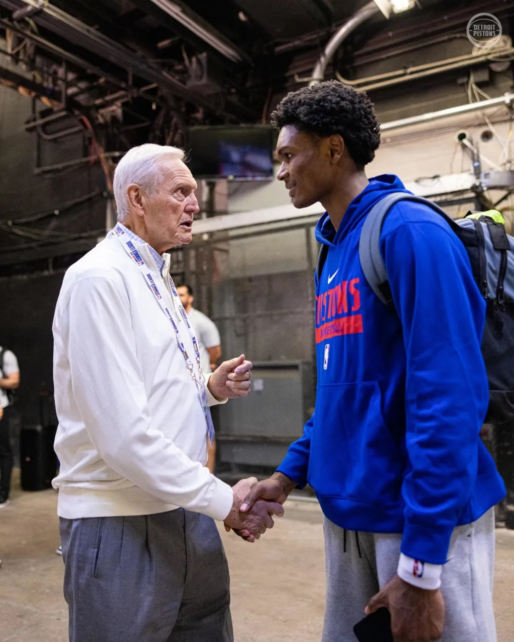 克罗斯评历史最佳11人：C罗左边锋，梅西前腰，马尔蒂尼入选（克罗斯评选史上最佳11人：C罗司职左翼，梅西担任前腰，马尔蒂尼在列）