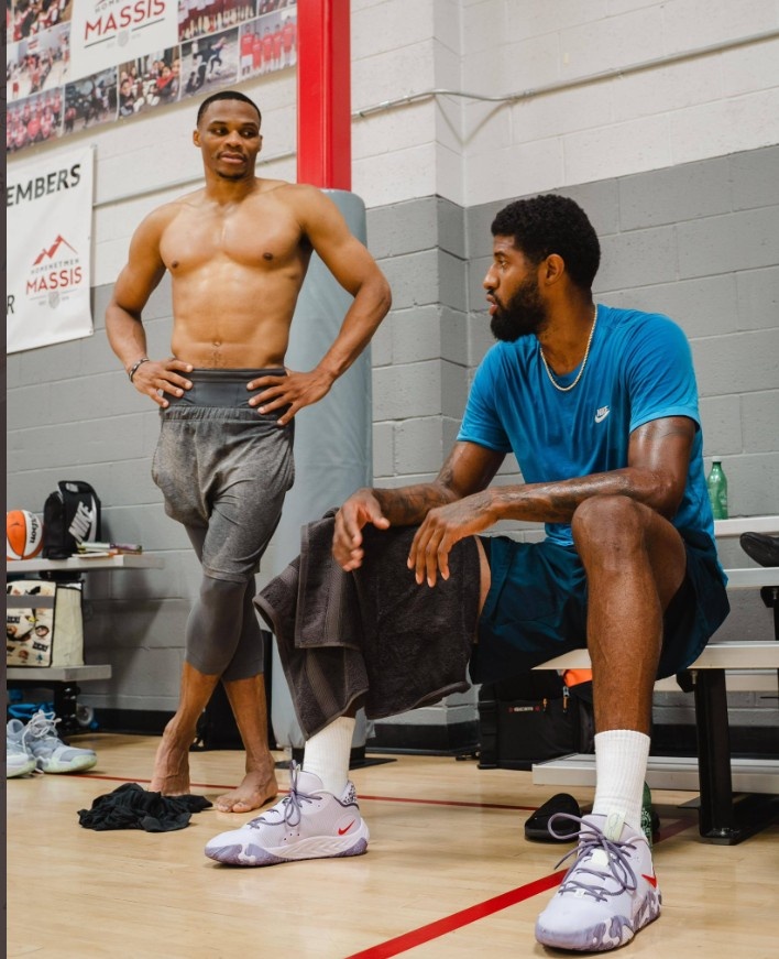 切尔西利物浦失分，利兹联逃离降级区，英超积分榜最新出炉（切尔西、利物浦丢分，利兹联暂脱降级区，英超最新积分榜揭晓）