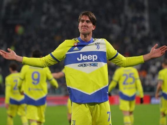 首节高效表现，杰伦·布朗开启强势模式（首节火力全开，杰伦·布朗强势开局）